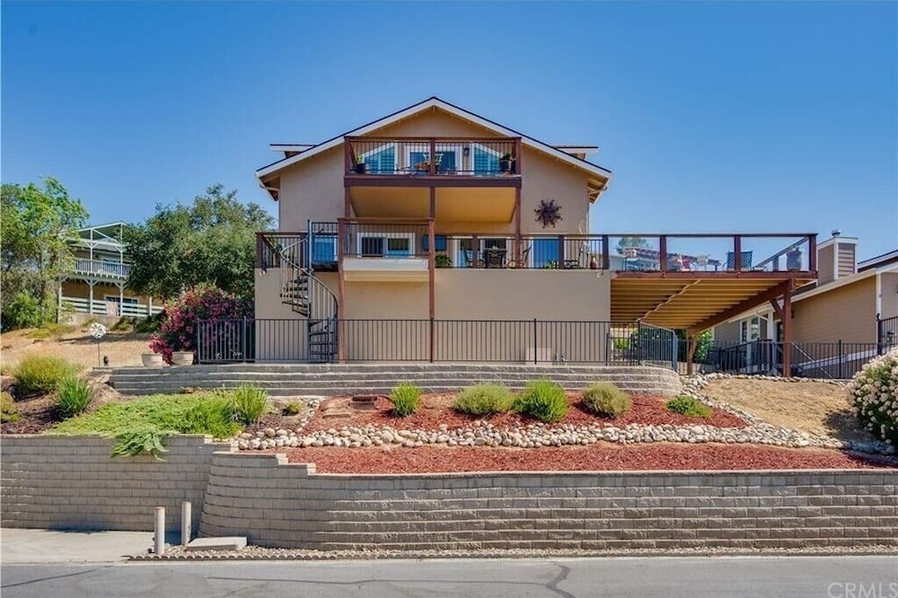 Photo of Outdoor in Oak Shores