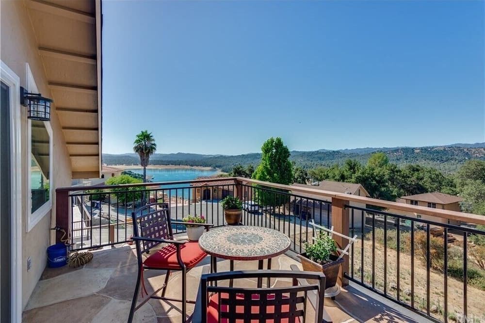 Photo of Patio Balcony in Oak Shores