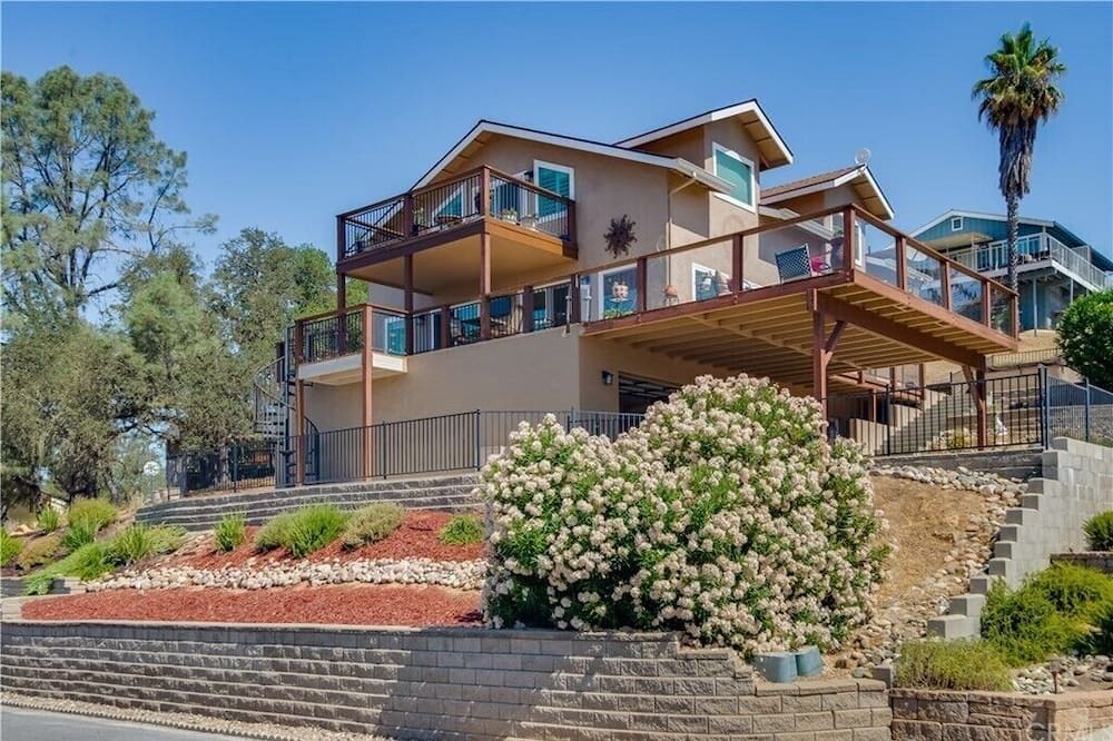 Photo of Outdoor in Oak Shores