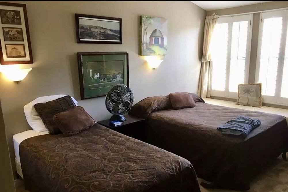 Photo of Bedroom in Village of La Jolla