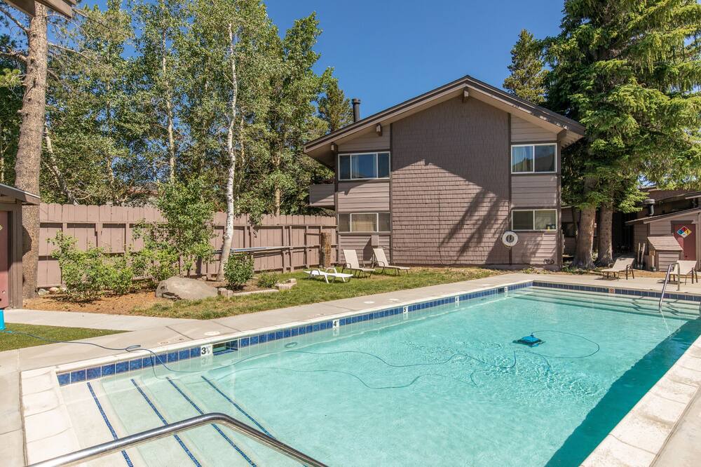 Photo of Outdoor in Mammoth Lakes