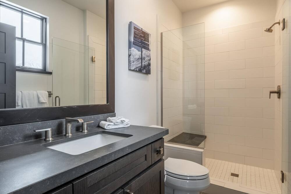 Photo of Bathroom in Mammoth Lakes