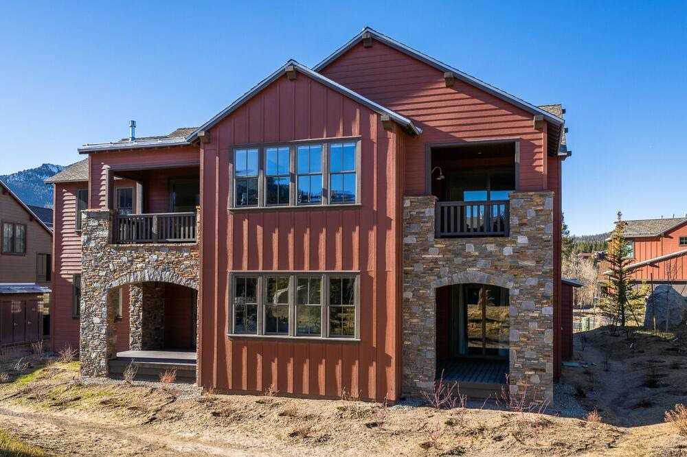 Photo of Outdoor in Mammoth Lakes