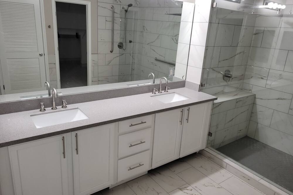 Photo of Bathroom in North Las Vegas