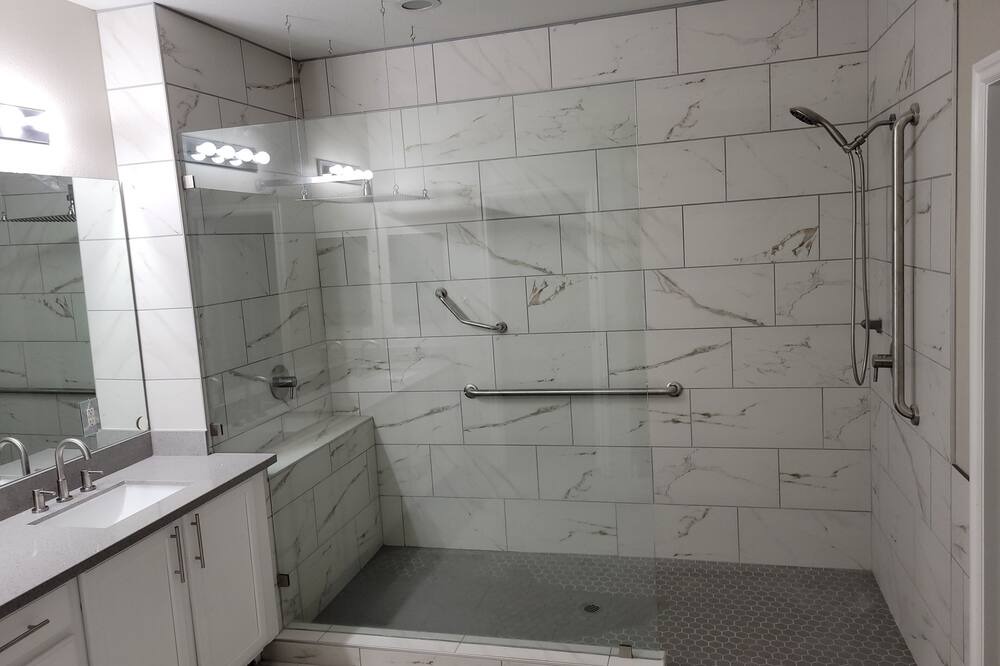 Photo of Bathroom in North Las Vegas