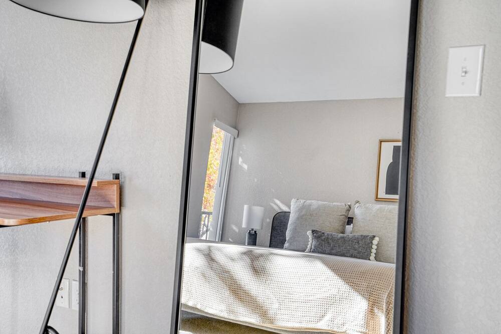 Photo of Bedroom in Willow Glen