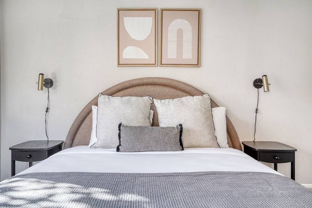 Photo of Bedroom in Willow Glen