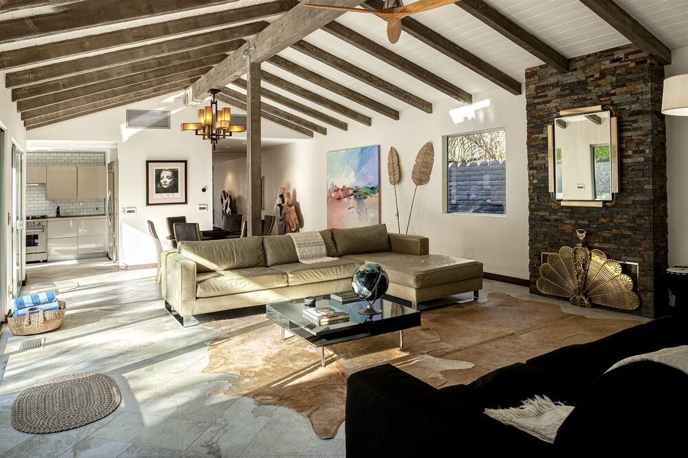 Photo of Livingroom in The Mesa