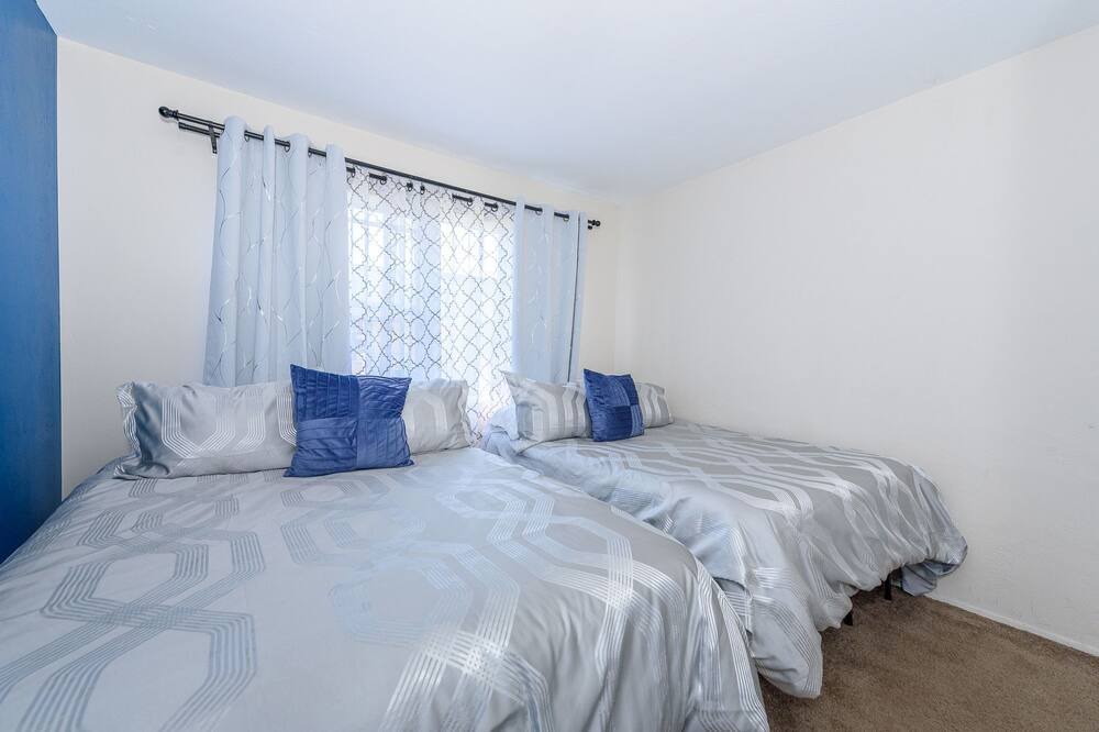 Photo of Bedroom in Bay Park