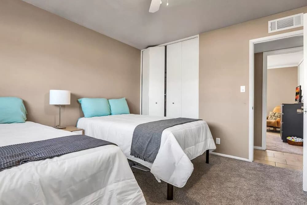 Photo of Bedroom in Scottsdale Estates Nine