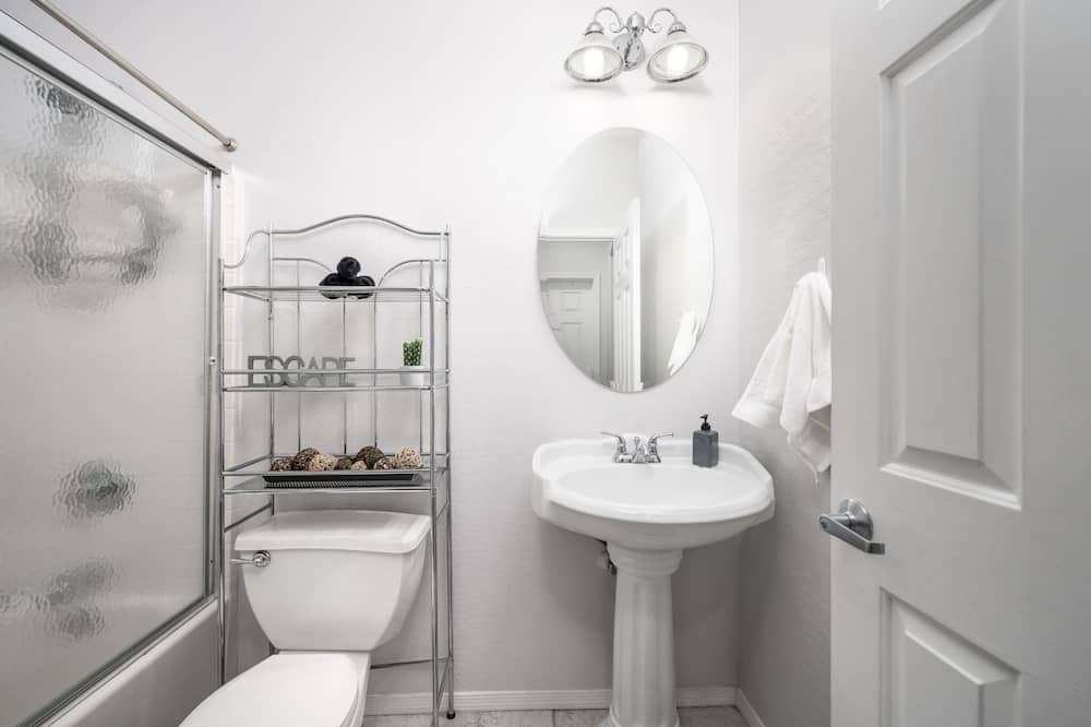 Photo of Bathroom in Terramar