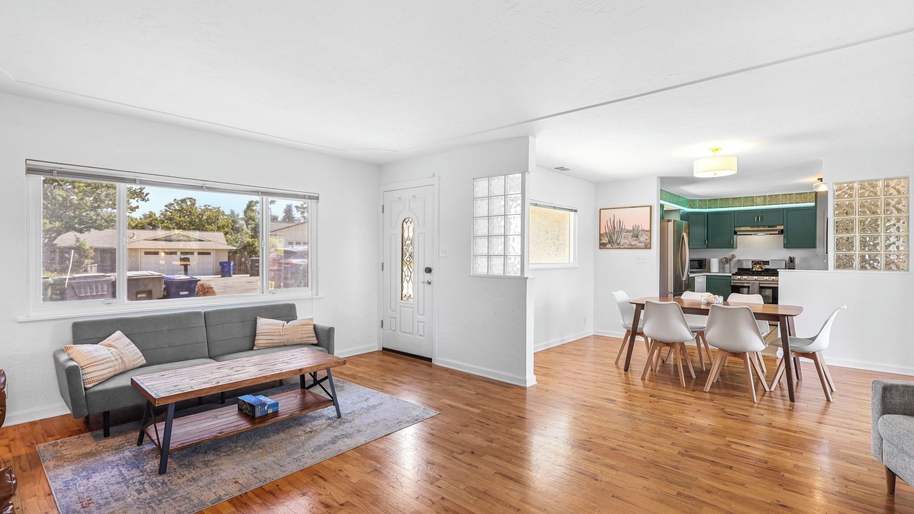 Photo of Livingroom in Sunset