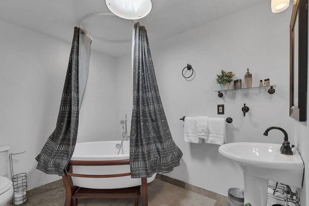 Photo of Bathroom in La Quinta Cove