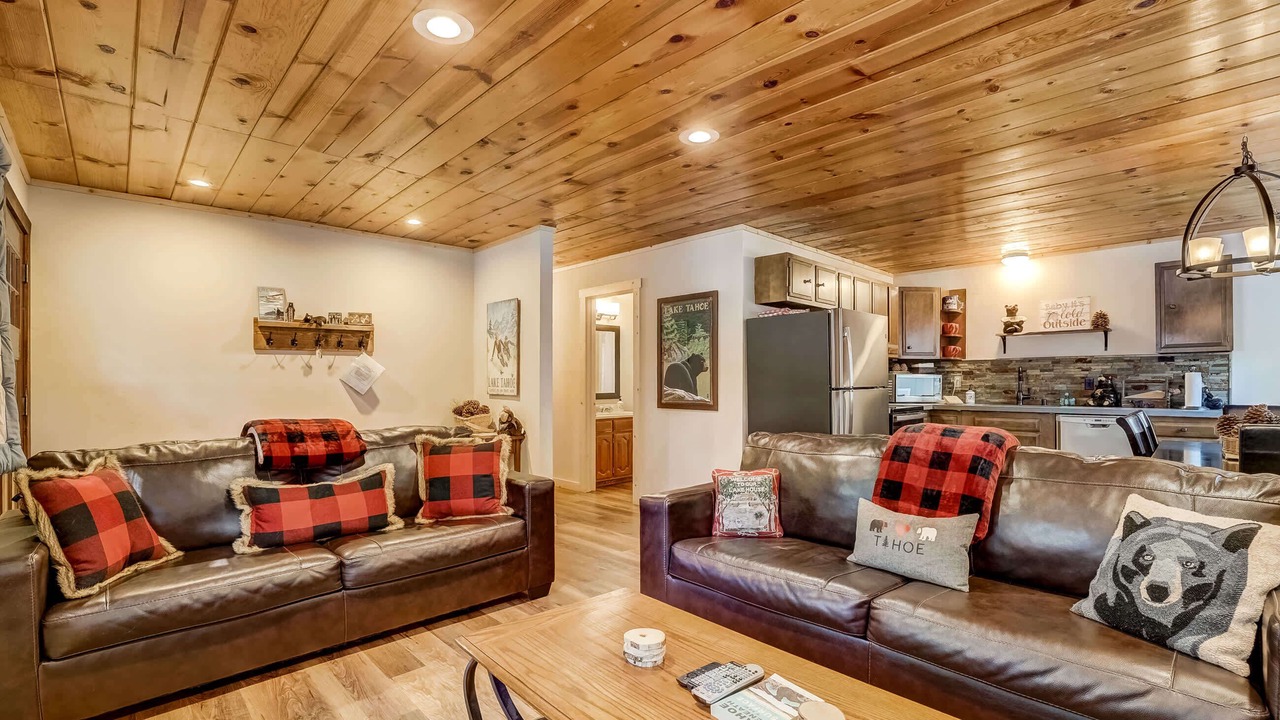 Photo of Livingroom in Pioneer Trail