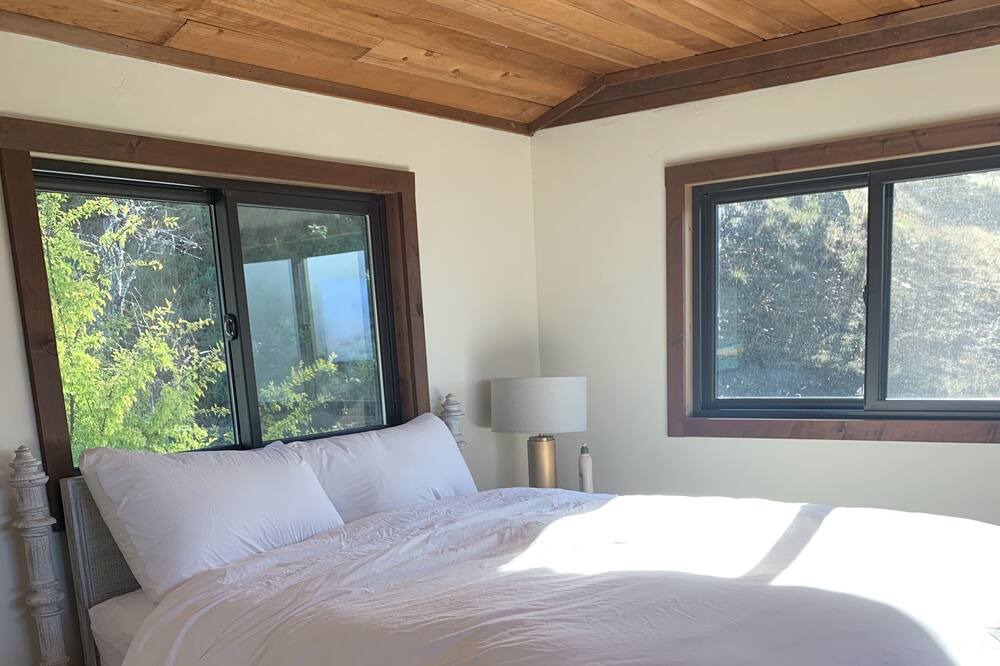 Photo of Bedroom in Garberville