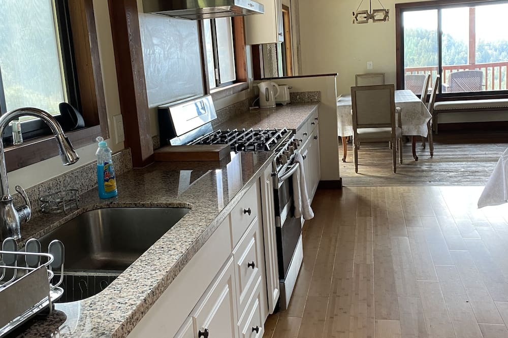 Photo of Kitchen in Garberville