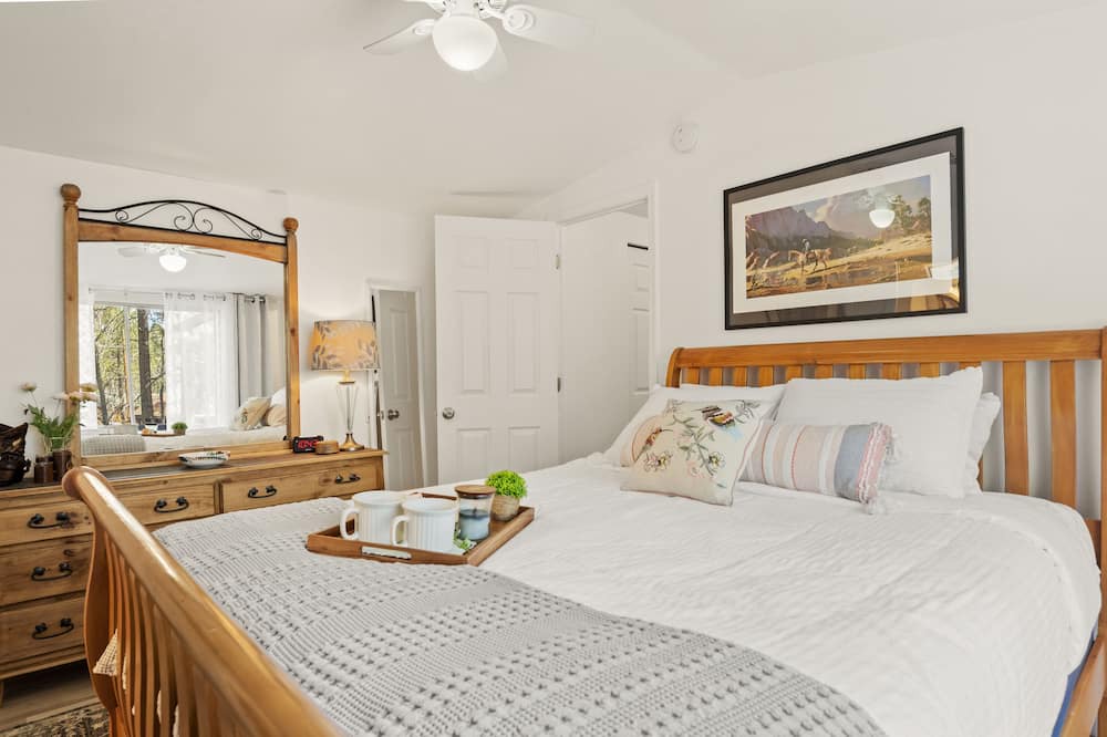 Photo of Bedroom in Munds Park
