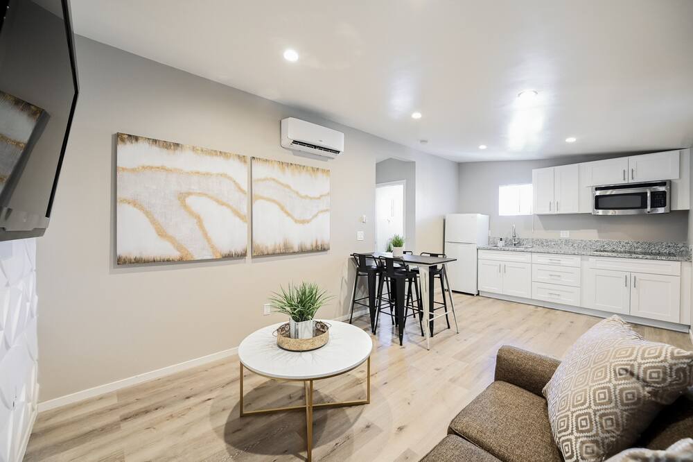 Photo of Livingroom in Gateway District