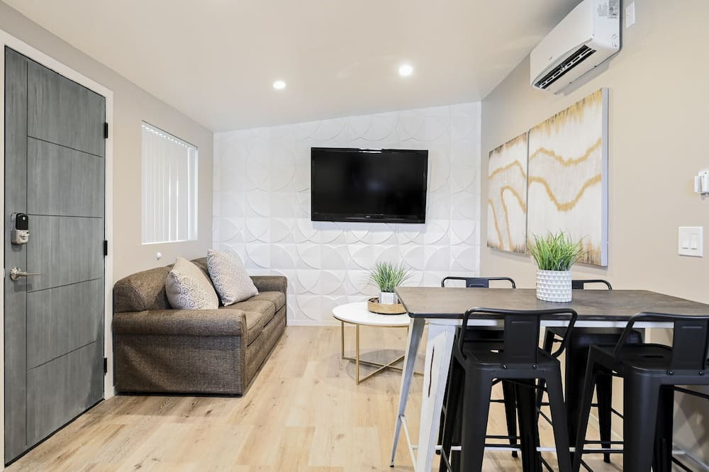 Photo of Livingroom in Gateway District