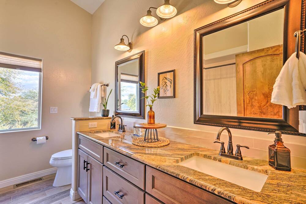 Photo of Bathroom in Williamson