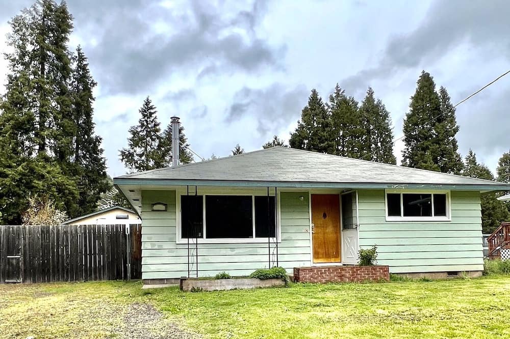 Photo of Outdoor in Oakridge