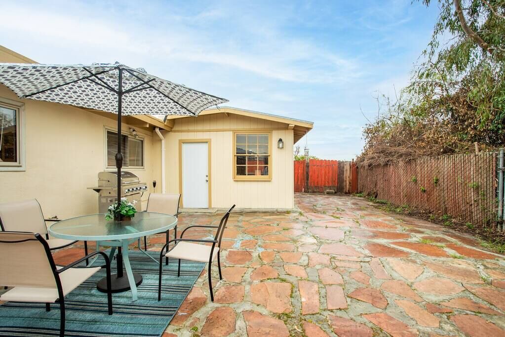 Photo of Outdoor in Tennyson - Alquire