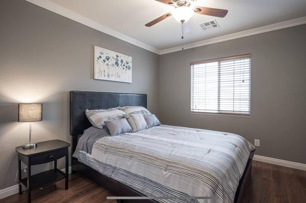 Photo of Bedroom in Enterprise