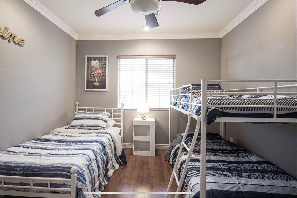 Photo of Bedroom in Enterprise