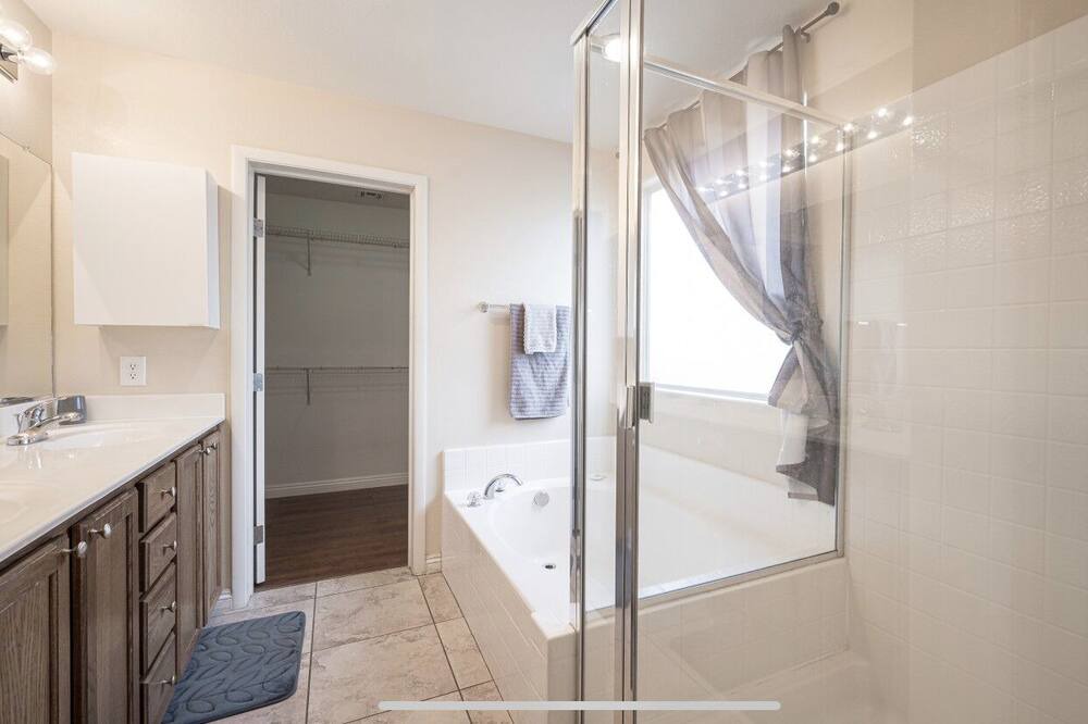 Photo of Bathroom in Enterprise