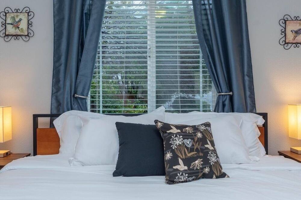 Photo of Bedroom in Redding