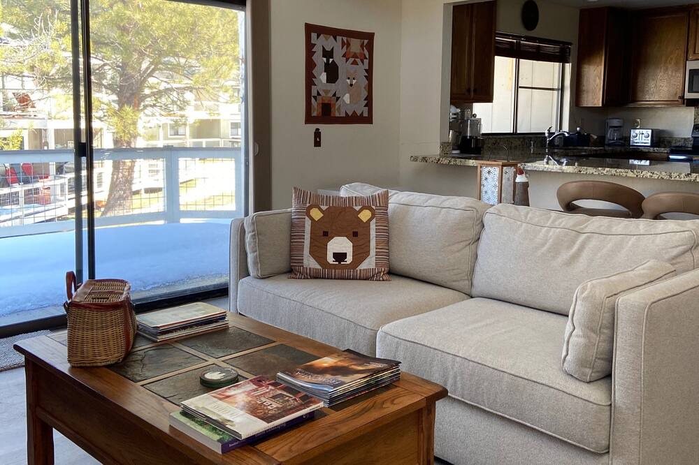 Photo of Livingroom in Plumas Eureka Estates