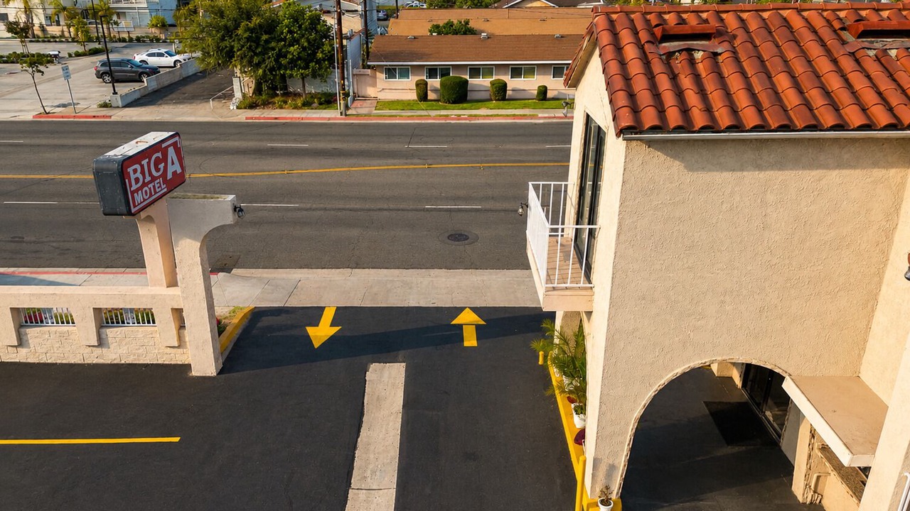 Photo of Outdoor in Orange