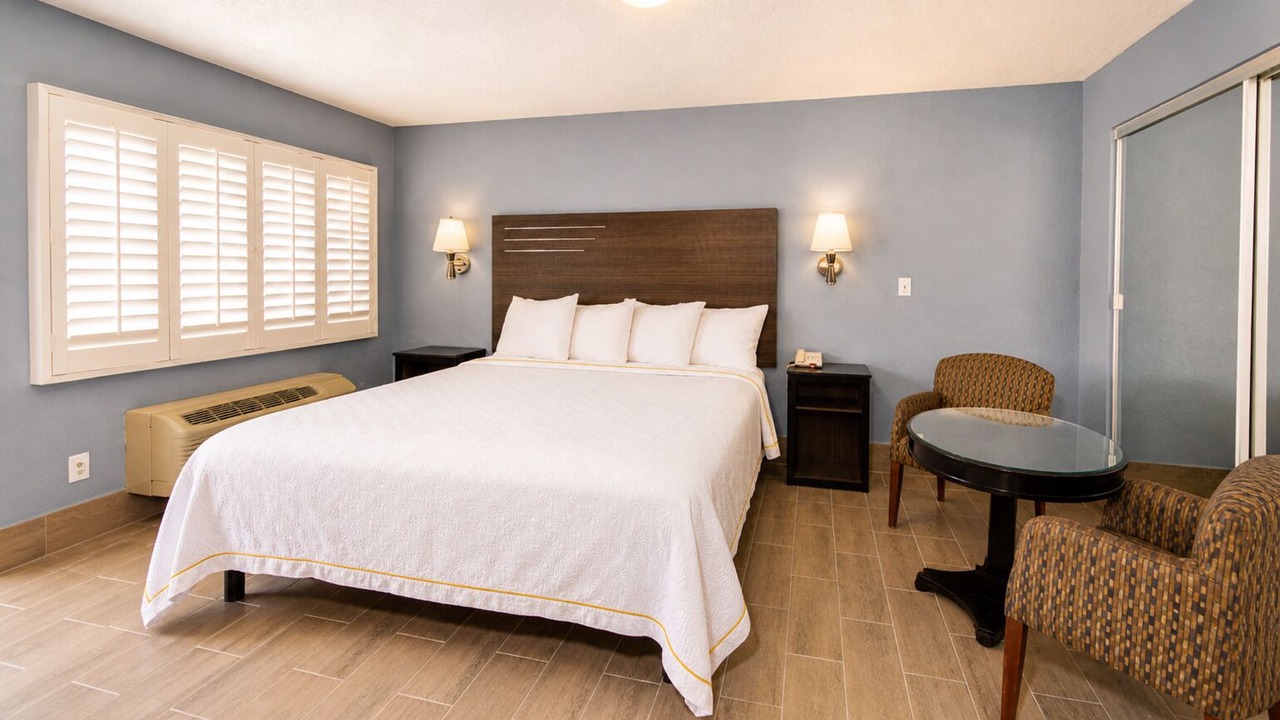 Photo of Bedroom in Orange
