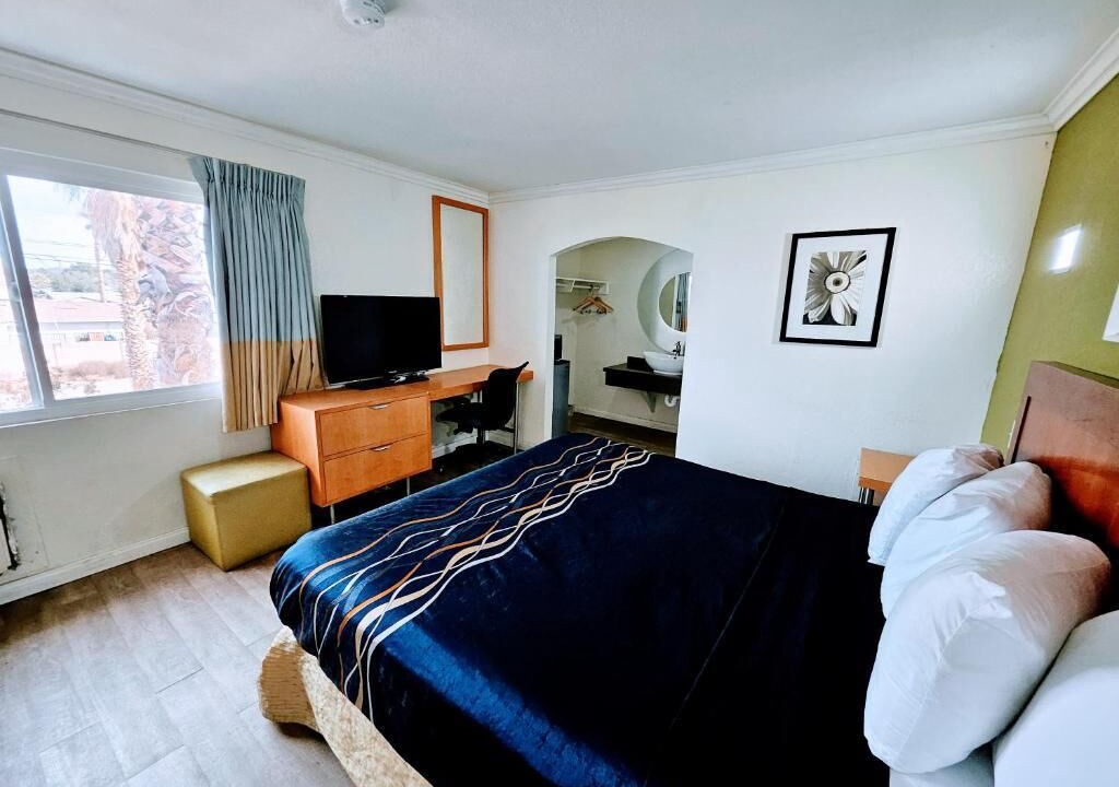 Photo of Bedroom in Ridgecrest