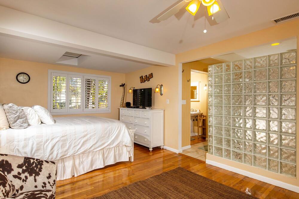 Photo of Bedroom in Olde Solana Beach