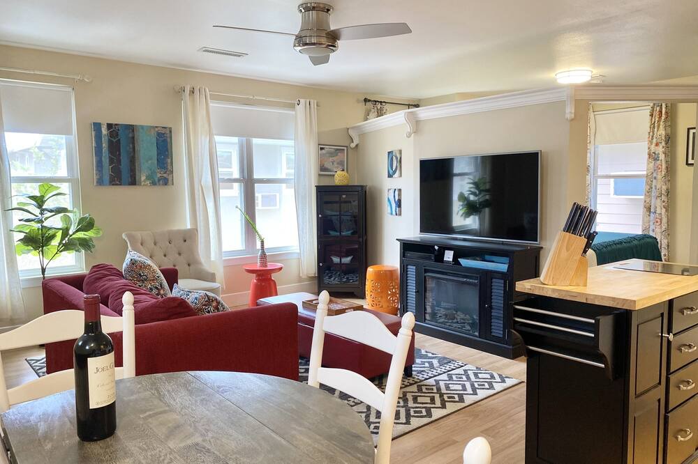 Photo of Livingroom in Chico