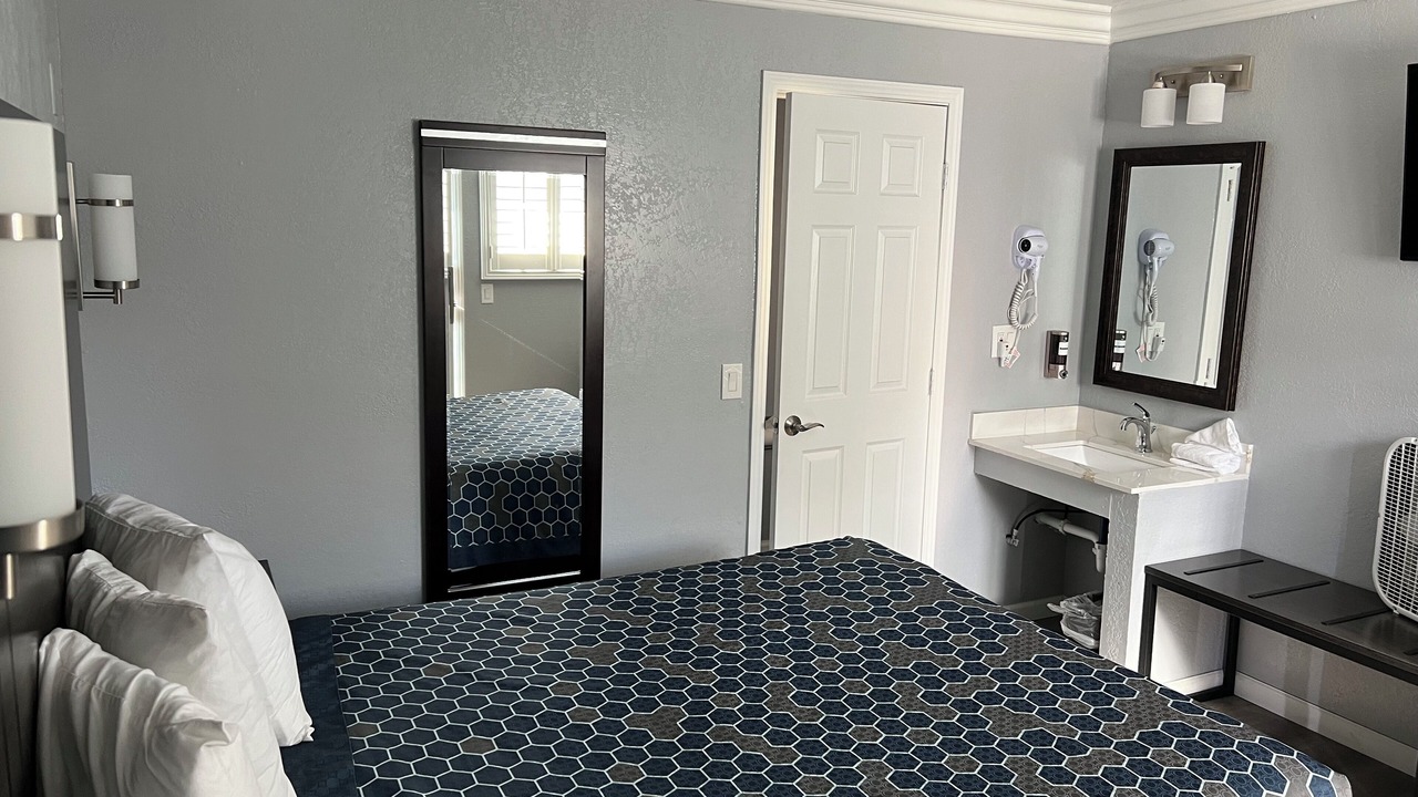 Photo of Bedroom in Downtown