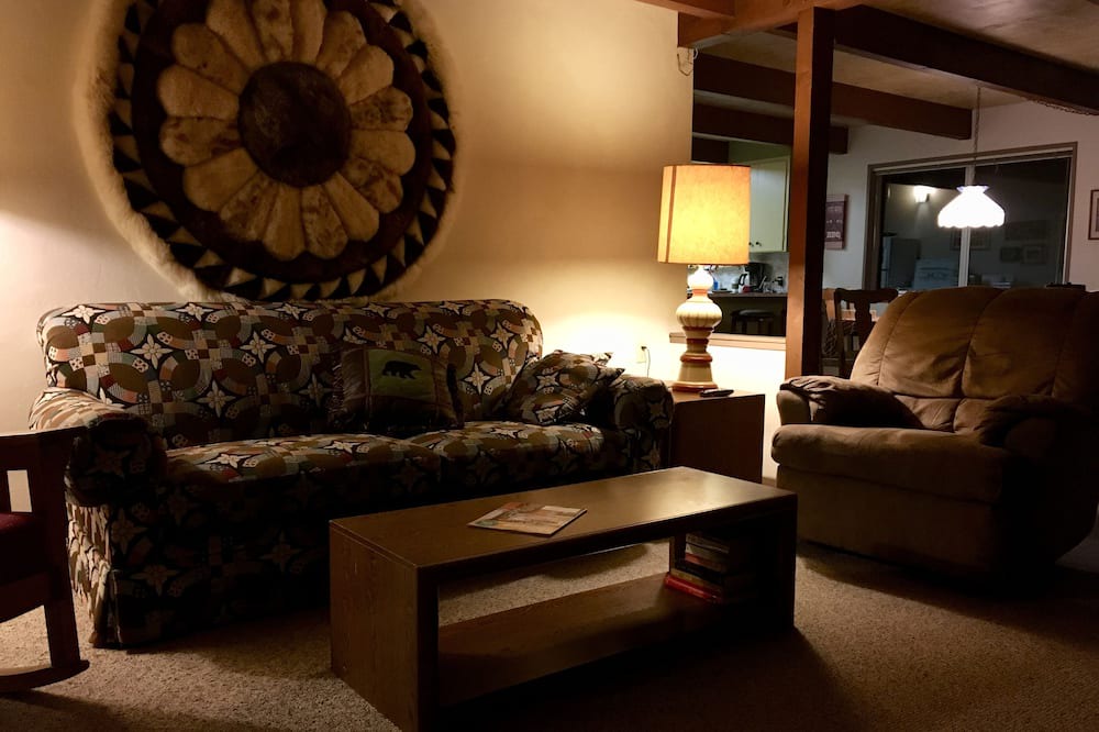 Photo of Livingroom in Tahoma