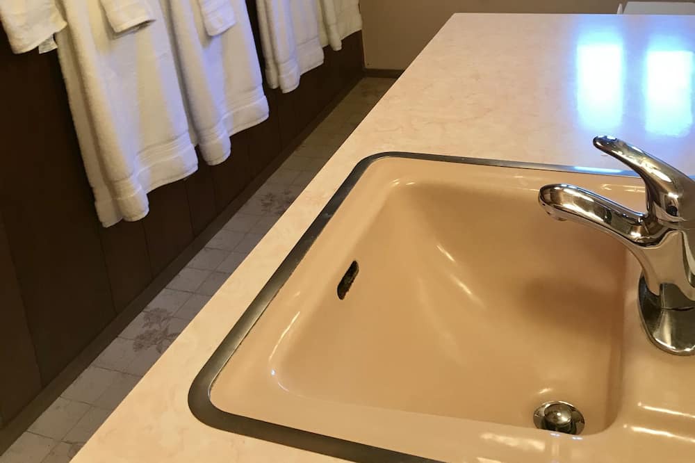 Photo of Bathroom in Tahoma