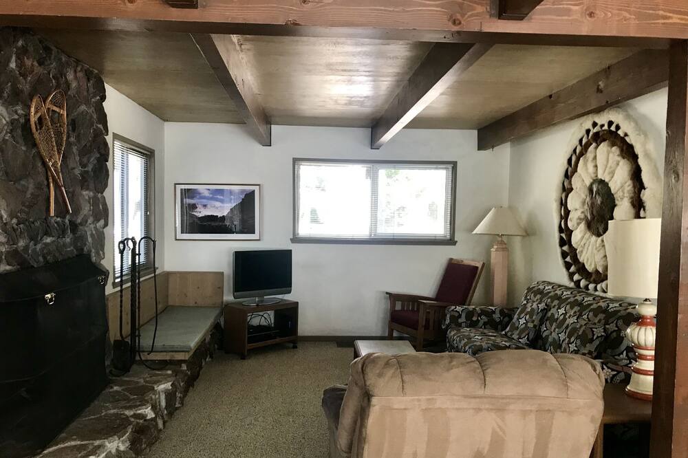 Photo of Livingroom in Tahoma