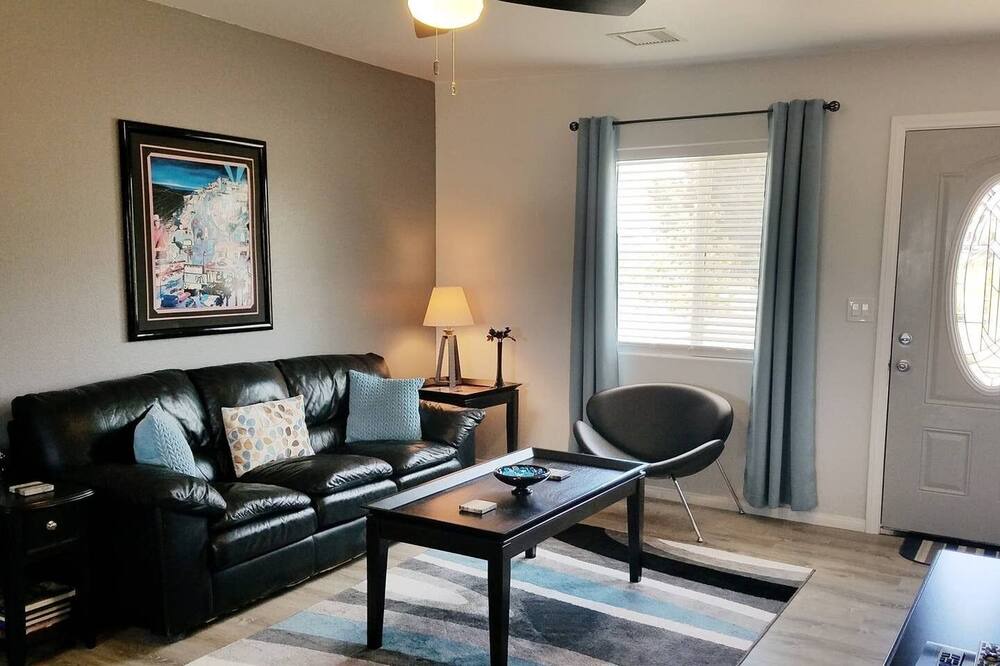 Photo of Livingroom in Yucca Valley