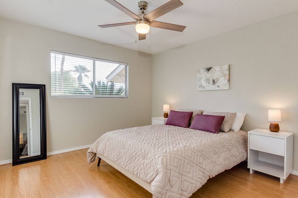 Photo of Bedroom in Scottsdale Estates Nine