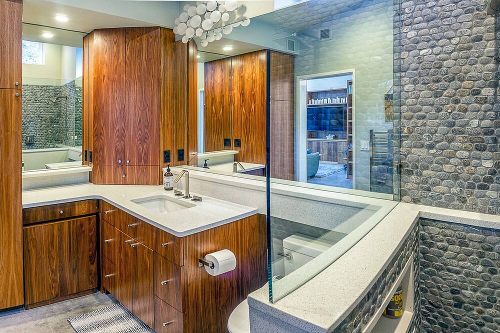 Photo of Bathroom in Ashland