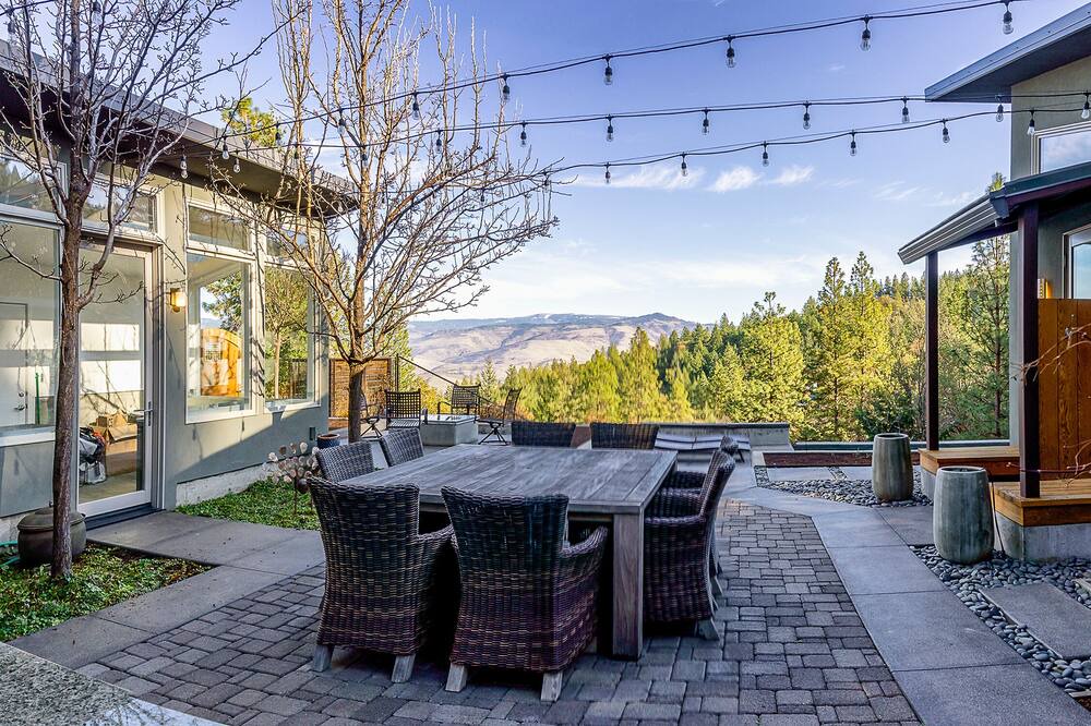 Photo of Outdoor in Ashland