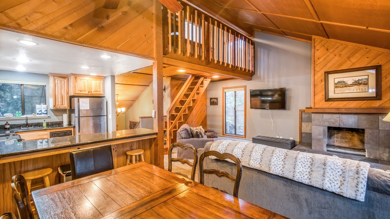 Photo of Livingroom in Shaver Lake