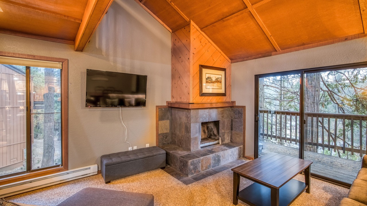 Photo of Livingroom in Shaver Lake