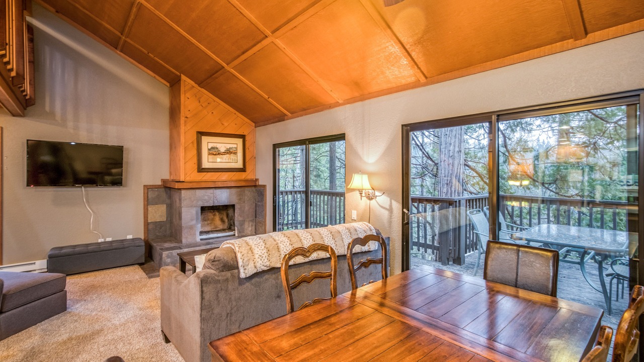 Photo of Livingroom in Shaver Lake