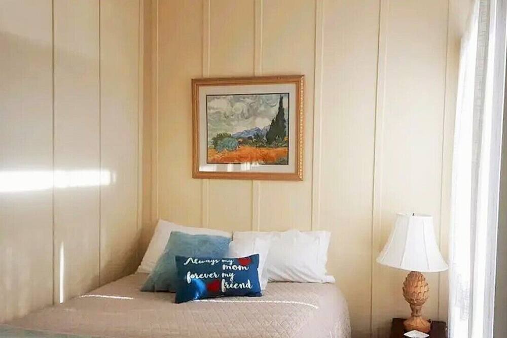 Photo of Bedroom in June Lake