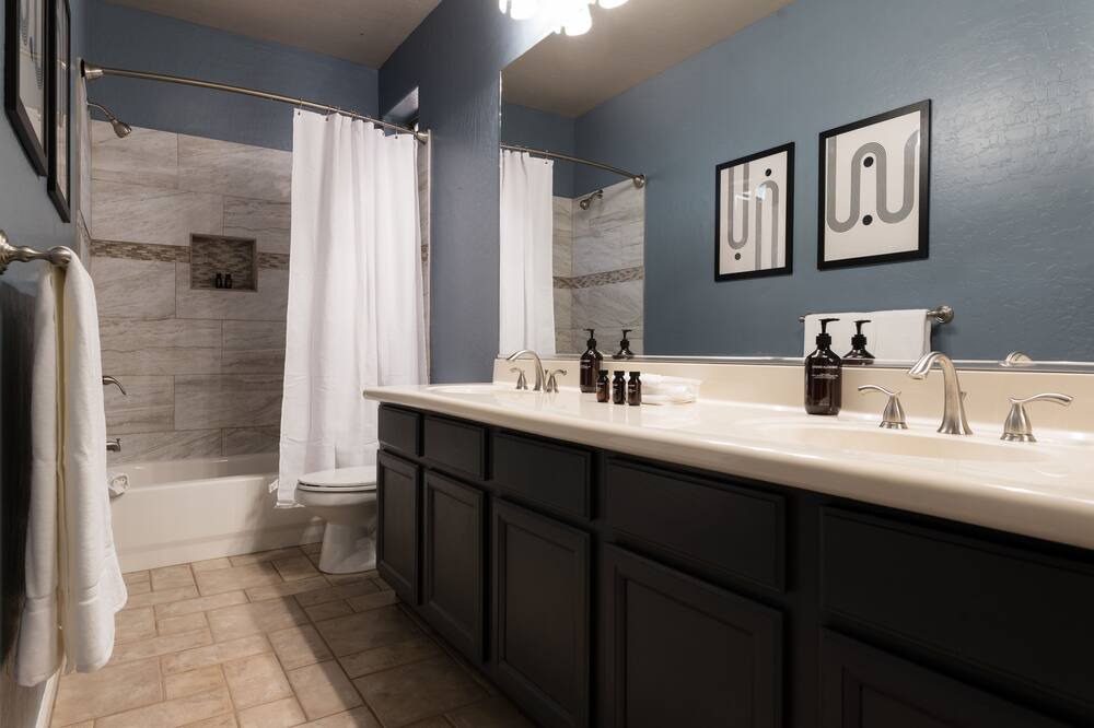Photo of Bathroom in Arabian Views