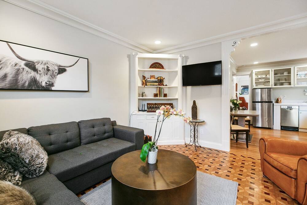 Photo of Livingroom in Pacific Heights